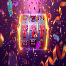 OW888 မိုဘိုင်းအက်ပ် Myanmar Slot Game App ကစားနေသည့် မြင်ကွင်း